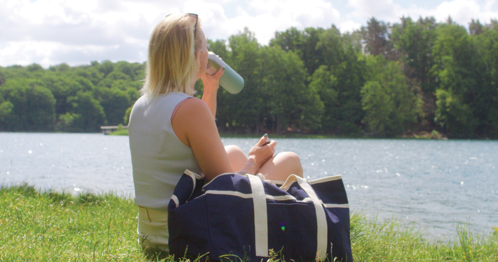 VINGA Volonne AWARE™ recycled canvas strandtas