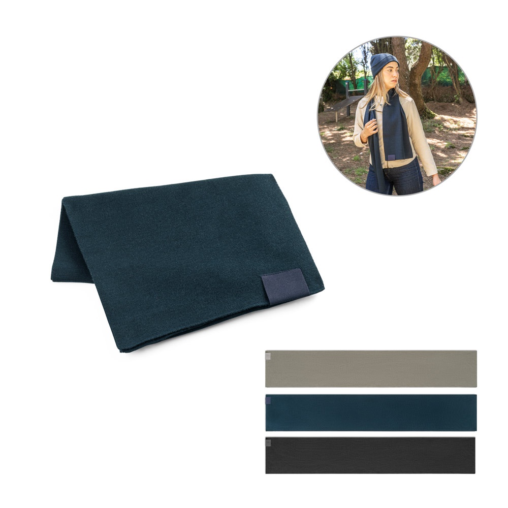 SERENITY. Sjaal van gerecycled polyester (100% rPET) met een gestikt detail om te personaliseren - bedrukt of