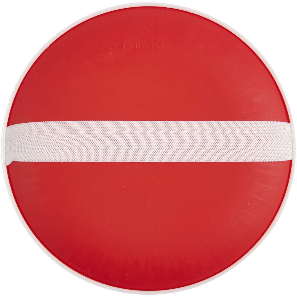 Flicka vang en balspel